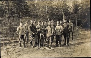 Foto Ansichtskarte / Postkarte Deutsche Soldaten in Uniformen, Gruppenaufnahme