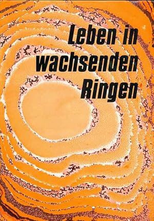 Imagen del vendedor de Leben in wachsenden Ringen. Teil 2. Katholisches Hausbuch "Jahr des Herrn", 1988. a la venta por Online-Buchversand  Die Eule