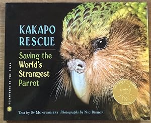 Bild des Verkufers fr Kakapo Rescue: Saving the World's Strangest Parrot (Scientists in the Field Series) zum Verkauf von Molly's Brook Books
