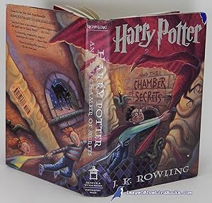 Harry Potter and the Chamber of Secrets (Second volume in the Harry Potter series)