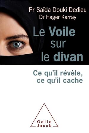 le voile sur le divan ; ce qu'il révèle, ce qu'il cache