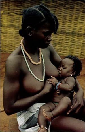 Bild des Verkufers fr Ansichtskarte / Postkarte Fulacunda Guinea Bissau, Refeicao do beb, Beafada zum Verkauf von akpool GmbH