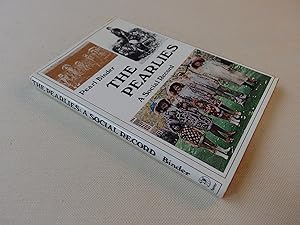 Imagen del vendedor de The Pearlies: A social record a la venta por Nightshade Booksellers, IOBA member