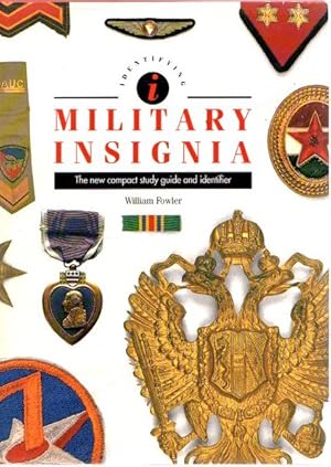 Bild des Verkufers fr Military insignia. The new compact study guide and identifier . zum Verkauf von Librera Astarloa