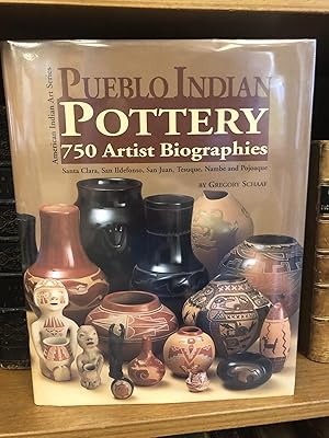 Bild des Verkufers fr PUEBLO INDIAN POTTERY: 750 ARTIST BIOGRAPHIES zum Verkauf von Second Story Books, ABAA