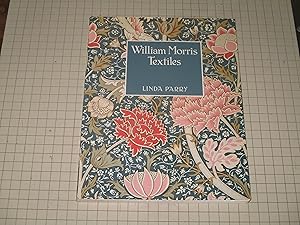 Immagine del venditore per William Morris Textiles venduto da rareviewbooks