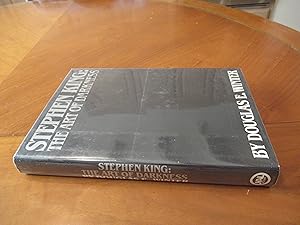 Image du vendeur pour Stephen King: The Art Of Darkness (Including A Bibliography To 1984, Etc.) mis en vente par Arroyo Seco Books, Pasadena, Member IOBA