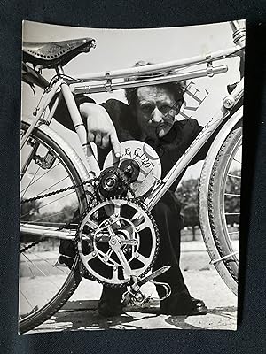 PHOTOGRAPHIE-BICYCLETTE-GIRO-PEDALIER-CONCOURS LEPINE-1953
