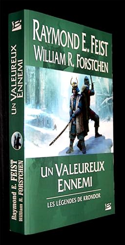 Imagen del vendedor de Les lgendes de Krondor : Un valeureux ennemi a la venta por Abraxas-libris