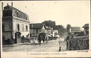 Ansichtskarte / Postkarte Vaucresson Hauts de Seine, Le Passage a niveau