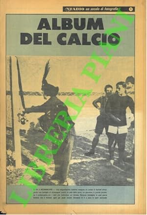 Bild des Verkufers fr Album del calcio. Un secolo di fotografie. zum Verkauf von Libreria Piani