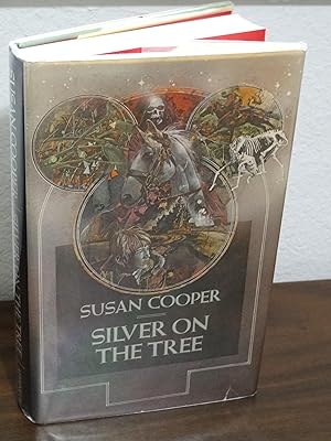 Immagine del venditore per Silver on the Tree (The Dark is Rising, Book 5) venduto da Barbara Mader - Children's Books