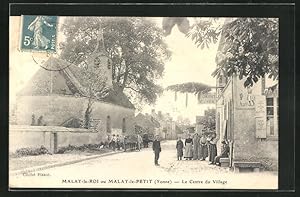 Carte postale Malay-le-Roi, Le Centre du Village