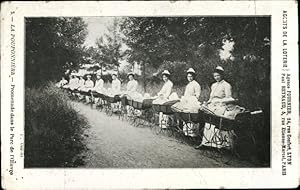 Ansichtskarte / Postkarte La Pouponniere, Promenade dans le Parc de l'Oeuvre