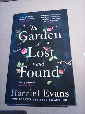 Image du vendeur pour The Garden of Lost and Found: The gripping and heart-breaking Sunday Times bestseller mis en vente par CurvedLineVintage
