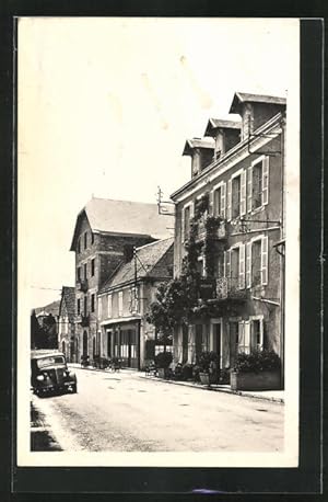 Carte postale Vayrac, Avenue Saint-Denis, Hôtel Moderne et son annexe