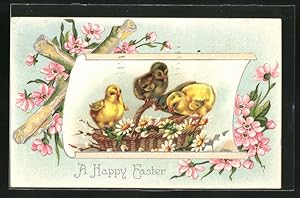 Präge-Ansichtskarte Osterküken tummeln sich auf einem Korb mit Blumen, A Happy Easter!