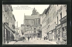 Carte postale Pontoise, La Rue de l`Hôtel de Ville et l`Abside de St-Maclou