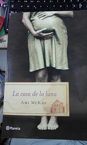 Seller image for LA CASA DE LA LUNA (novela) (Barcelona, 2012) for sale by Multilibro