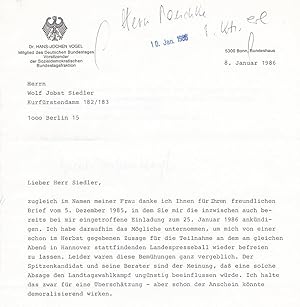Brief des SPD-Politikers Hans-Jochen Vogel an den Verleger Wolf Jobst Siedler. Original-Brief im ...