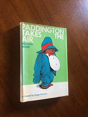 Immagine del venditore per Paddington Takes the Air venduto da The Chester Bookworm
