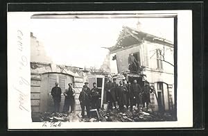 Photo-Carte postale Soissons, Cour de la Poste, 1. Weltkrieg, ruines