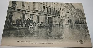 Bild des Verkufers fr Carte Postale Ancienne - 131 Paris-Venise - Inondations 1910. Rue des Fosss St-Bernard vers le Faubourg St-Germain. zum Verkauf von JOIE DE LIRE