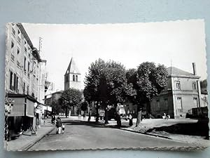 Image du vendeur pour Carte Postale photographique Semi Moderne des annes 50 - COURS ( RHONE) - Place de la Mairie. mis en vente par JOIE DE LIRE