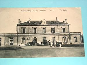 Bild des Verkufers fr Carte Postale Ancienne - 35 - VENDOME (L. Et Ch). La Gare. A.P. zum Verkauf von JOIE DE LIRE