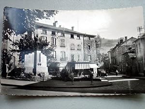 Seller image for Carte Postale photographique Semi Moderne des annes 50 - COURS ( RHONE) - Place du Monument - Rue du Gnral Leclerc for sale by JOIE DE LIRE