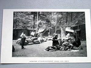 Image du vendeur pour Carte postale ancienne Guerre de 14-18 - Atelier d'Habillement dans les Bois. mis en vente par JOIE DE LIRE