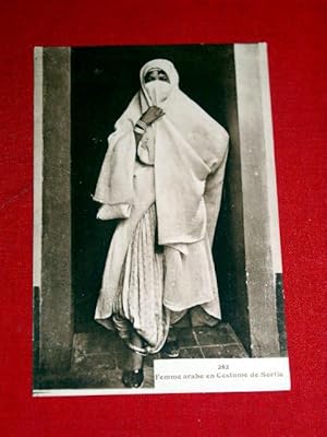 Image du vendeur pour Carte Postale Ancienne - 242 - Femme Arabe en Costume de Sortie. mis en vente par JOIE DE LIRE