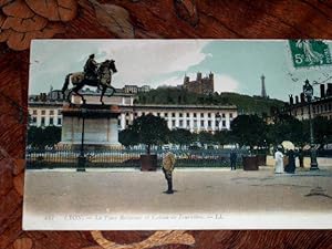 Immagine del venditore per Carte Postale Ancienne - 447 - LYON - La Place Bellecourt et Coteau de Fourvire. venduto da JOIE DE LIRE