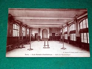 Seller image for Carte Postale Ancienne - PARIS - Ecole Normale d'Institutrices. Salles de gymnastique. for sale by JOIE DE LIRE