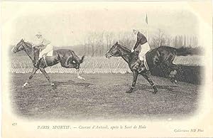 Bild des Verkufers fr Carte Postale Ancienne - 471 - PARIS SPORTIF - Courses d'Auteuil, aprs le Saut de haie. zum Verkauf von JOIE DE LIRE