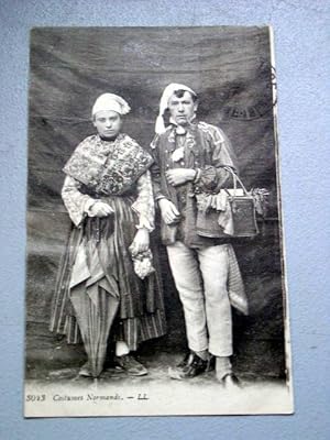 Image du vendeur pour Carte Postale Ancienne - 3043- Costumes Normands. LL mis en vente par JOIE DE LIRE