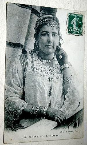 Image du vendeur pour Carte Postale Ancienne - ALGERIE - 133 - La belle Ouridah. mis en vente par JOIE DE LIRE