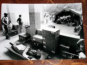 Très belle photographie de presse : TCHAD : Les Affrontements. 14/04/1980.