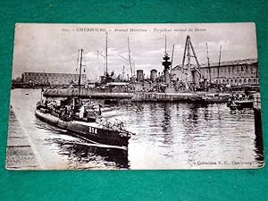 Image du vendeur pour Carte Postale Ancienne - CHERBOURG - Arsenal Maritime. Tortilleur sortant du Bassin. mis en vente par JOIE DE LIRE