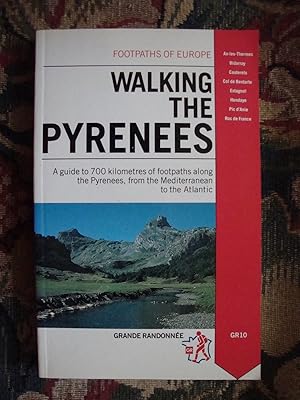 Imagen del vendedor de Walking The Pyrenees a la venta por Anne Godfrey