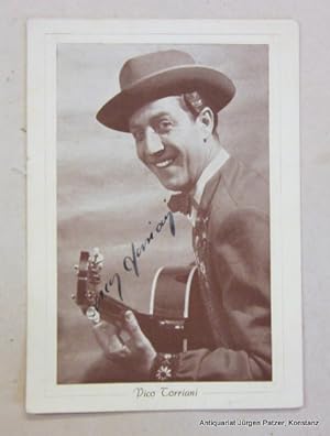 Bild des Verkufers fr Zwei Autogrammpostkarten, ca. 1950. Eine der Karten mit zustzlicher Reklame des Platten-Labels "Decca". zum Verkauf von Jrgen Patzer