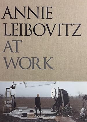 Immagine del venditore per Annie Leibovitz at Work. venduto da Antiquariat J. Hnteler