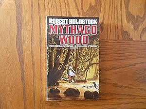 Bild des Verkufers fr Mythago Wood zum Verkauf von Clarkean Books