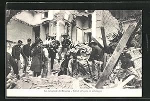 Ansichtskarte Messina, La catastrofe, Soldati all`opera di salvataggio, Erdbeben