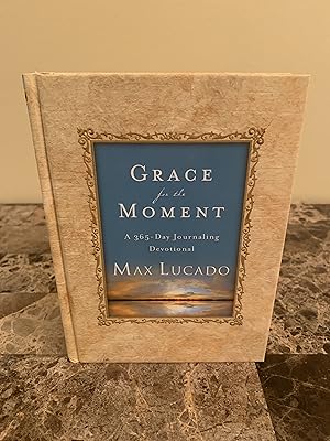 Image du vendeur pour Grace for the Moment: A 365-Day Journaling Devotional mis en vente par Vero Beach Books