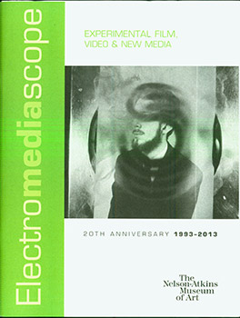 Image du vendeur pour Electromedia Scope : Experimental film, video & new media : 20th anniversary, 1993-2013. (This publication documents and celebrates 20 years of Electromediascope, the Nelson-Atkins' three-season, annual program featuring contemporary film, video, new media, sound and performance art). mis en vente par Wittenborn Art Books