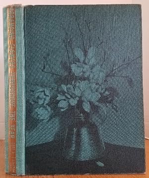 Seller image for ARRANGING FLOWERS THROUGHOUT THE YEAR for sale by MARIE BOTTINI, BOOKSELLER
