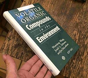 Immagine del venditore per Volatile Organic Compounds in the Environment - STP 1261 venduto da Xochi's Bookstore & Gallery