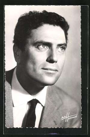 Ansichtskarte Schauspieler Ralph Vallone im Anzug mit Krawatte