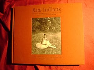 Bild des Verkufers fr Real Indians. Portraits of Contemporary Native American and America' Tribal Colleges. zum Verkauf von BookMine